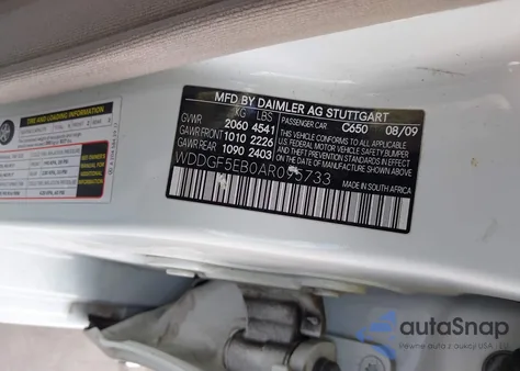 2010 Mercedes-Benz C 300 Luxury/Sport z USA, uszkodzony, nr VIN WDDGF5EB0AR095733